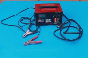 lot 114 image: CENTURY BATTERY CHARGER 6& 12 VOLT , MODEL 87062
