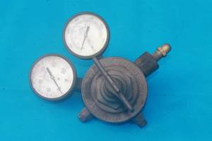 lot 124 image: VICTOR EQUIPMENT COMPANY GAS REGULATOR SR430
