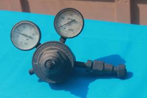 lot 126 image: VICTOR EQUIPMENT COMPANY GAS REGULATOR VTS410A