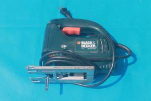 lot 128 image: BLACK & DECKER DOUBLE INSULATED JIG SAW , JS250 TYPE 1