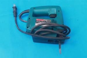 lot 129 image: MAKITA 4320 JIG SAW