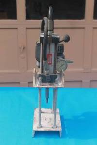 lot 136 image: DAYTON ELECTRIC SPEEDAIRE 6X366 MANUAL PNEUMATIC AIR  REGULATOR PUNCH PRESS MACHINE