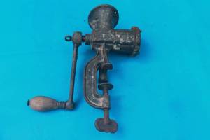 lot 140 image: VINTAGE ENTERPRISE MEAT GRINDER