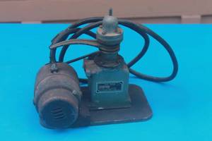 lot 155 image: VINTAGE K.J MILLER CORP ATLAS  SPRAYER AIR BRUSH MINI COMPRESSOR  ,TESTED & WORK