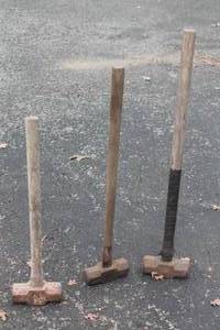 lot 166 image: TOTAL OF 3 SLEDGEHAMMER