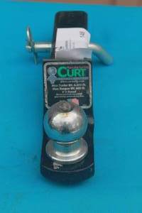 lot 146 image: CURT INCORPORATED TRAILER HITCH WITH VALLEY  2 HITCH BALL