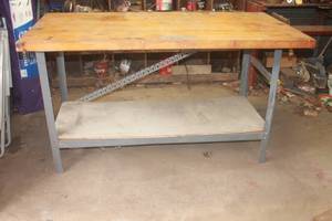 lot 168 image: WOOD TOP WORK BENCH WITH WOOD WORKING VISE , 5 FT X 30W  X 45 H