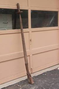 lot 170 image: VINTAGE ADVANCE CAR MOVER COMPANY APPLETON , MANUAL HAND  WRENCH RAILROAD CAR MOVER WITH WOOD HANDLE