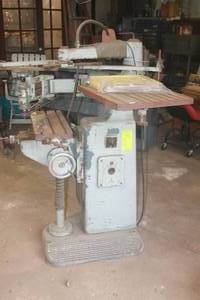 lot 184 image: KUHLMAN GM11 ENGRAVING PANTOGRAPH  MILING MACHINE  WITH MANUAL , FOR MAKING CUSTOM SEALS AND STAMPS ,TESTED & WORK