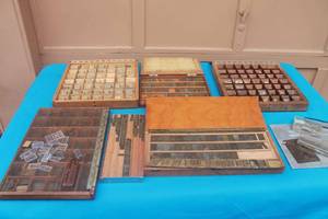 lot 185 image: GENEROUS AMOUNT OF ASSORTED BRASS ENGRAVING MACHINE LETTERS & NUMBERS  WITH STORAGE  CASES   , USED WITH LOT # 184