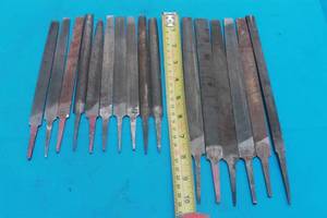 lot 205 image: TOTAL OF 16 CURVED TOOTH FILES , 8 & 10