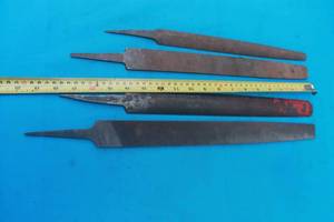 lot 207 image: TOTAL OF 4 FILES CURVED TOOTH FILES ,15.5 - 20