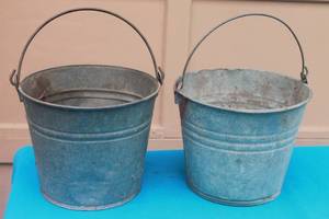 lot 221 image: TOTAL OF 2  VINTAGE GALVANIZED PAIL BUCKETS , 11DIAM X 9H