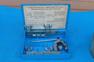 lot 248 image: IMPERIAL EASTMAN No375-FS WIDE RANGE FLARING TOOL WITH SLIP ON YOKE IN CARRY CASE