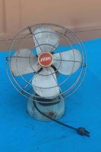 lot 266 image: VINTAGE ZERO CAST IRON DESK FAN 11 TESTED AND WORKS