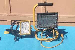 lot 132 image: TOTAL OF 2 PORTABLE WORK