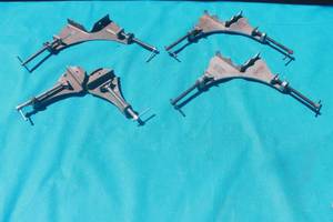lot 304 image: 4 VINTAGE CORNER FRAME CLAMPS
