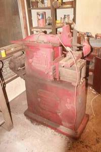 lot 307 image: VINTAGE HAVIAR SHAPE-RITE 8 SHARPENER MODEL B TESTED AND WORKS