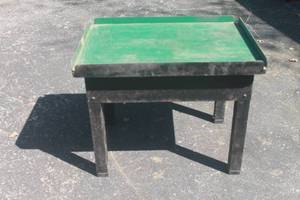 lot 314 image: HEVAY DUTY METAL SHOP TABLE 2FT W X 32X L 25 H