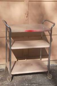 lot 280 image: 3-TIER ROLLING METAL CART