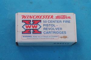 lot 286 image: WINCHESTER WESTERN 50 CENTER FIRE PISTOL REVOLVER CARTRIDGE (FULL)