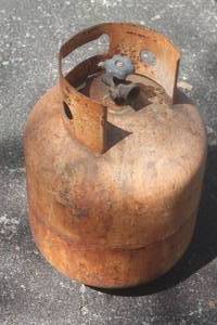 lot 296 image: PROPANE TANK FULL