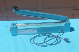 lot 299 image: IMPULSE SEALER POLY SEALER WITH TIMER CD-400
