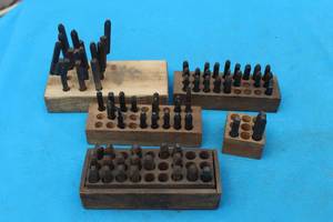 lot 340 image: LOT OF VINTAGE MACHINSIT STEEL LETTERNUMBER DIESSTAMPS ASSORTED SIZES