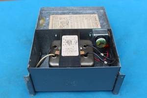 lot 341 image: INTERMATIC INCORPORATED LOW VOLTAGE POWER SUPPLY SUBMERSIBLE FIXTURE PL-5
