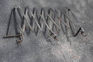 lot 347 image: VINTAGE RUNNING BOARD EXTENDABLE LUGGAGE RACK