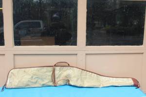 lot 350 image: VINTAGE LEATHER BUCHEIMER RIFLE BAG 49 LONG