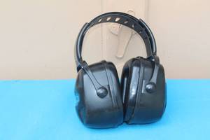 lot 358 image: BILSON THUNDER T3 EN352 EAR MUFFS