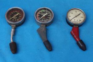 lot 361 image: 3 COMPRESSION TESTERS