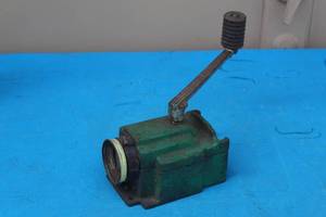 lot 364 image: VINTAGE MANUAL  CAST IRON COFFEE GRINDER