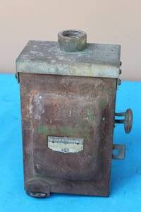 lot 367 image: VINTAGE CUTLER-HAMMER SAFETY SWITCH