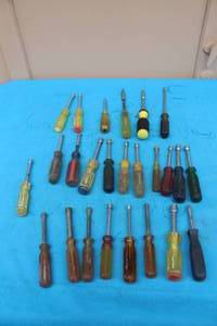 lot 387 image: 25 NUT DRIVERS ASSORTED SIZES