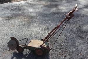 lot 397 image: WHIPPER CLIPPER EDGER TRIMMER