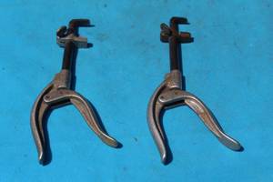 lot 415 image: SET OF 2 VINTAGE PICTURE FRAME PLIERS