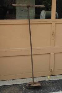 lot 423 image: ANTIQUE ICE FISHING AUGER LATE 1800S