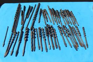 lot 427 image: GERNEROUS AMOUNT OF AUGER BITS