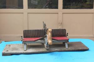 lot 441 image: CRAFTSMAN MITER BOX WITH SAW