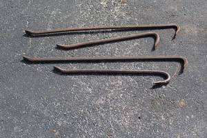 lot 442 image: 4 CROW BARS