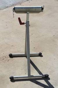 lot 4 image: BALL BEARING ADJUSTABLE HEAVY DUTY ROLLER STAND