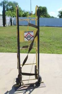 lot 8 image: RYDER APPLIANCE HAND TRUCK DOLLY