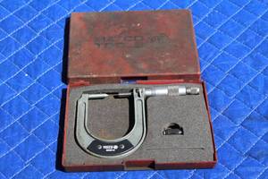 lot 19 image: MATCO TOOLS DB6010 MICROMETER , 0.3-1.300 WITH CARRY CASE