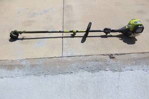 lot 27 image: RYOBI 4 -CYCLE S430 STRAIGHT SHAFT STRING TRIMMER