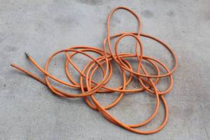 lot 29 image: ORANGE AIR HOSE