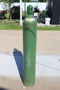 lot 49 image: KIRK WELDING GREEN OXYGEN TANK  FULL