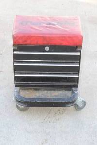 lot 55 image: MAC TOOLS MECHANIC TOOL BOX SEAT ,CR2500