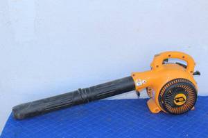 lot 59 image: POULAN PRO BVM200 GAS BLOWER